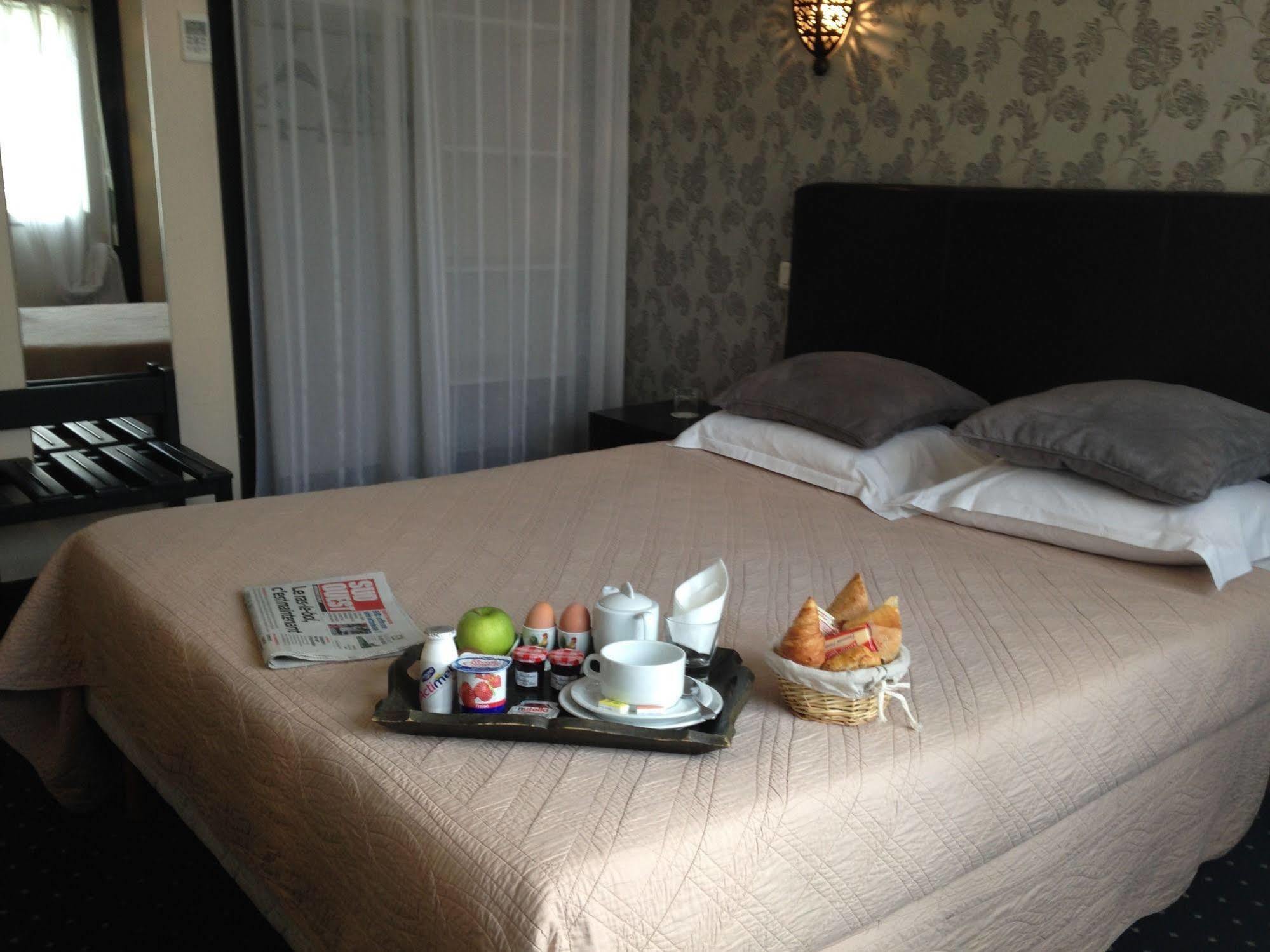 Hotel De France Μπερζεράκ Εξωτερικό φωτογραφία